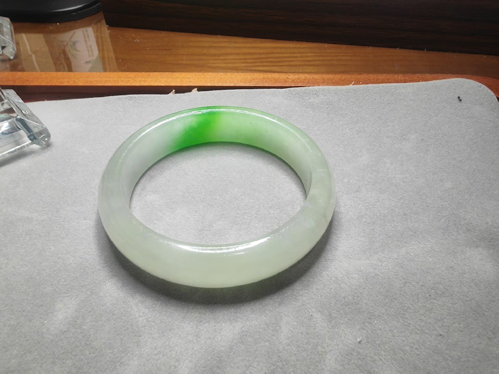 修复后的玉器保养指南，延长修复层寿命